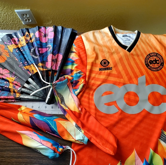 Fan Bags - Picture 4 of 5